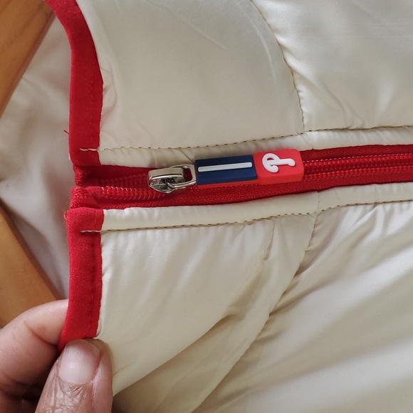 Phillies Mother's Appeciation Day Puffer Jacket Vest Sz L 2025 - Picture 4 of 10